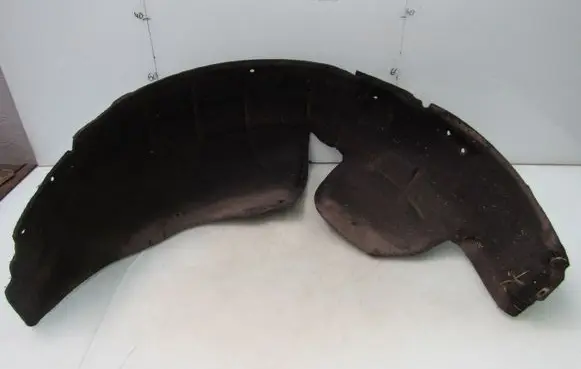 Nissan Leaf II (ZE1) Rear arch 