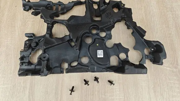 BMW X6 G06 Heat shield in engine bay 8598272
