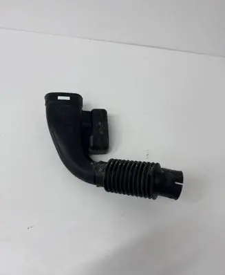 Mazda 3 II Air intake duct part Z66813202 K4238