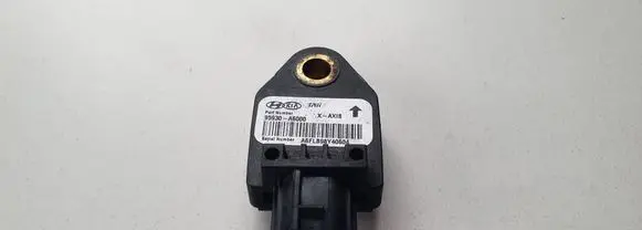 Hyundai i30 Airbag deployment crash/impact sensor