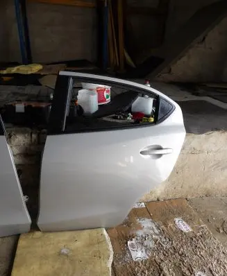 Mazda 2 Rear door