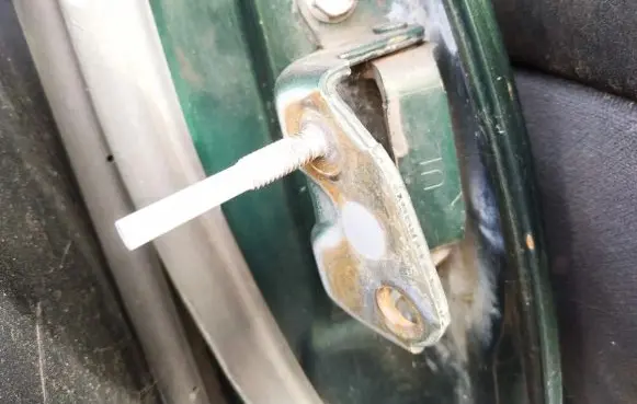 Subaru Legacy Rear door lower hinge