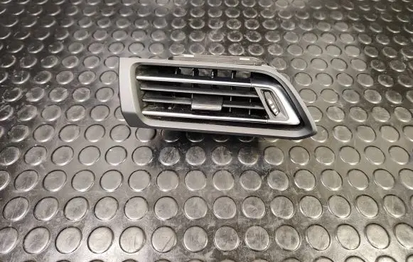 Peugeot 308 Dashboard side air vent grill/cover trim 1303818XZD