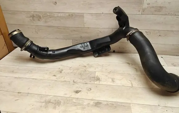 Volkswagen PASSAT B6 Intercooler hose/pipe 5N0145840G
