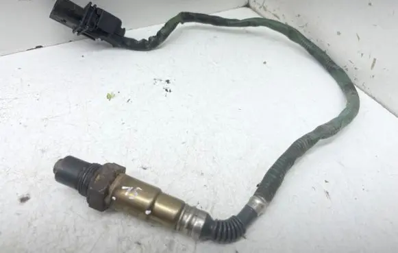 Mercedes-Benz E C207 W207 Lambda probe sensor 0035427018