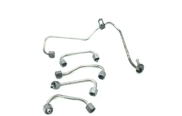 Fuel injector supply line/pipe