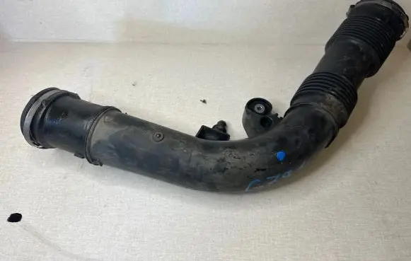 Volvo S90, V90 Turbo air intake inlet pipe/hose 31657341 D23NA