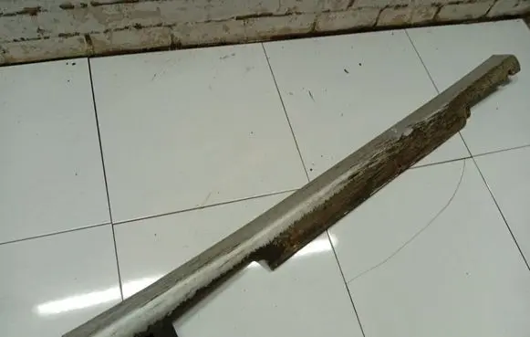 Nissan Almera Tino Sill 