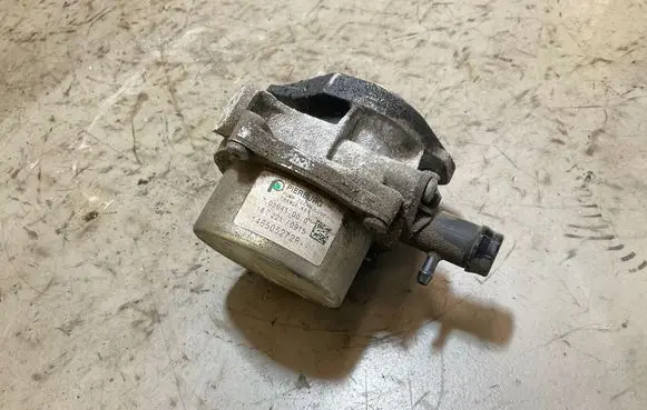 Renault Clio IV Vacuum pump 705641000 18T2210915 146505272R