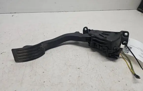 Ford Focus C-MAX Accelerator throttle pedal 3M519F836AG