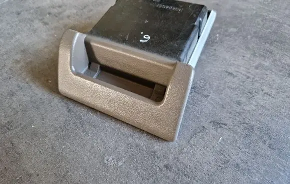 Car ashtray
