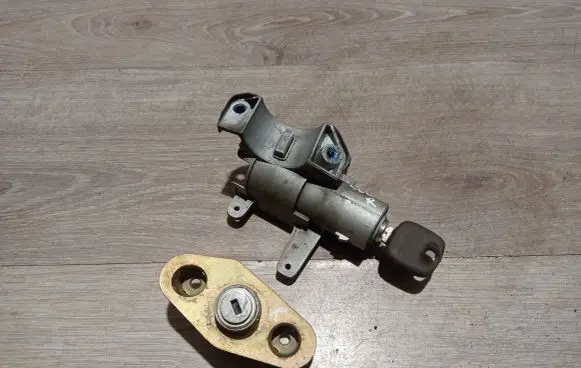 Volvo S60 Ignition lock 8626324 737700001