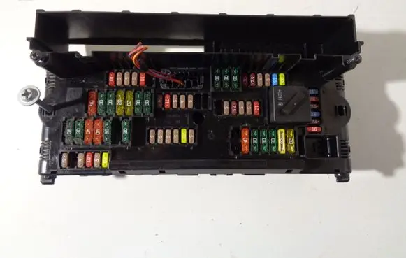BMW 5 F10 F11 Fuse module 9234421
