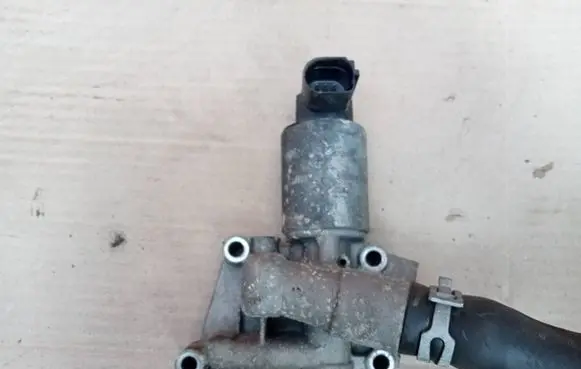 Opel Corsa D EGR valve 55556720