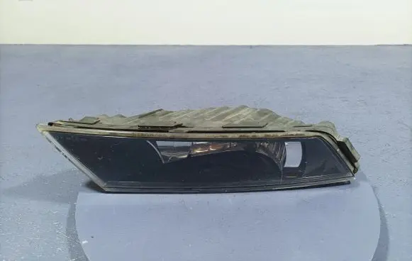 Skoda Superb B8 (3V) Front fog light 3V0941699