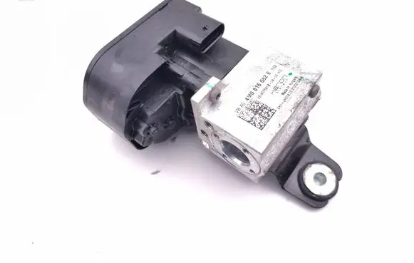 Porsche Taycan 9J1 Air conditioning (A/C) expansion valve 4M0816682E