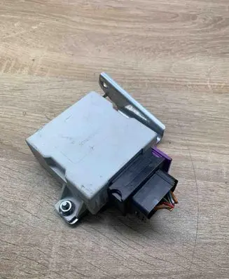 Toyota Avensis T250 Window wiper relay 150696 WHITE