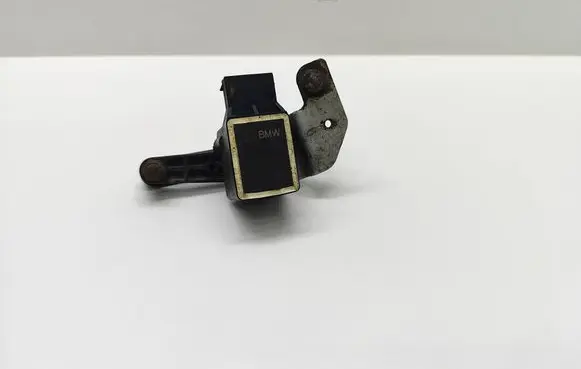 BMW 5 E60 E61 Rear air suspension level height sensor 6752797 675279701 37146752797