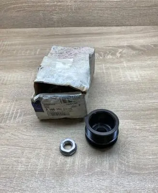 Mercedes-Benz ML W166 Alternator pulley A1661550115
