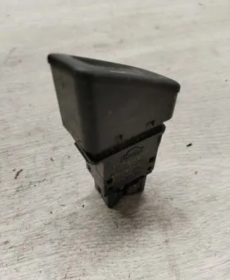 Nissan X-Trail T30 Hazard light switch 06016
