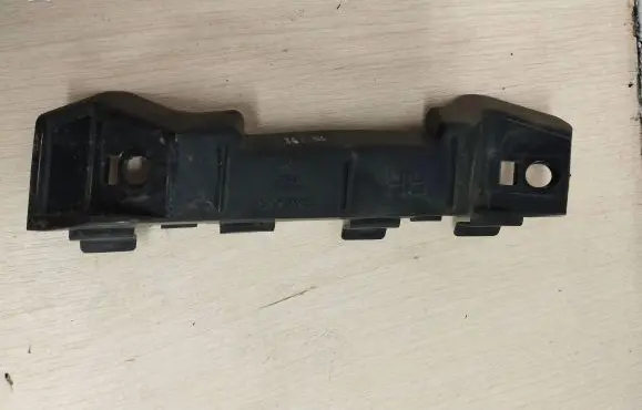 KIA Ceed Front bumper mounting bracket 865181H000