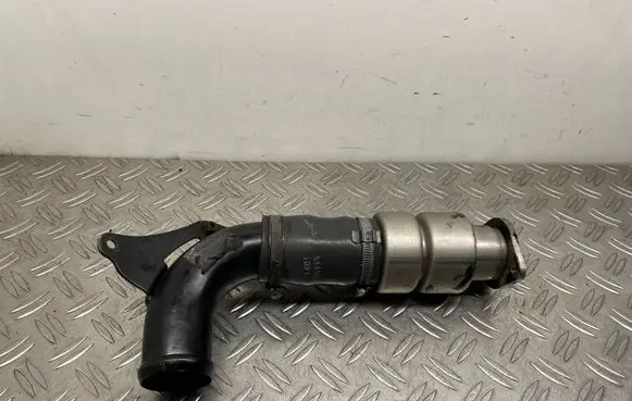 Ford C-MAX II Intercooler hose/pipe AV616C750AC
