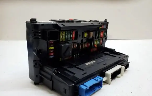 BMW 6 F06 Gran coupe Fuse box set 925281501 10681810 25011303848327