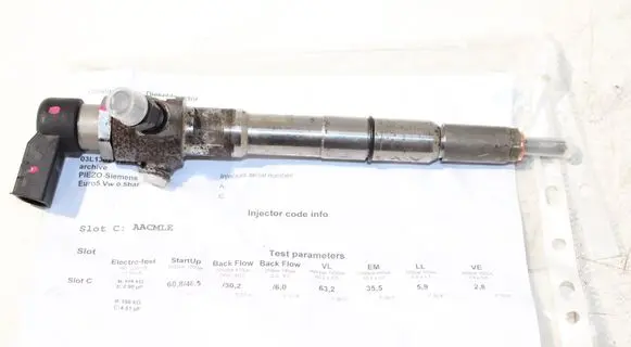 Volkswagen Golf VI Fuel injector 03L130277B