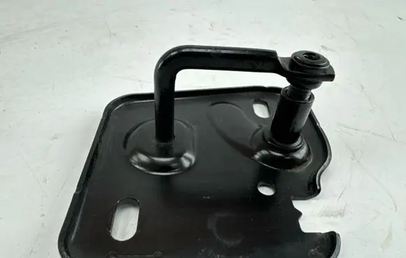 Audi Q2 - Engine bonnet/hood lock/latch loop/hook 81A823185A