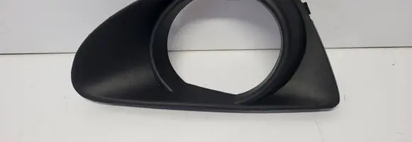 Toyota Yaris Front fog light trim/grill