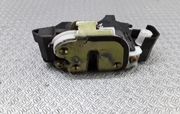 Mitsubishi Colt Front door lock