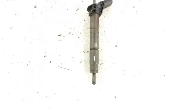 Mercedes-Benz C W204 Fuel injector 6420701187 A6420701187