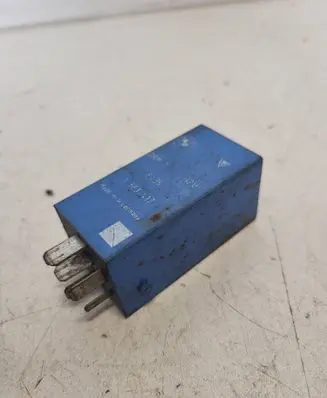 BMW 5 E60 E61 Other relay 1383417