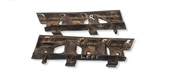 Volkswagen PASSAT B6 Front bumper mounting bracket 3C0807184