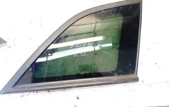 Chrysler Pacifica Rear side window dot22ggm934