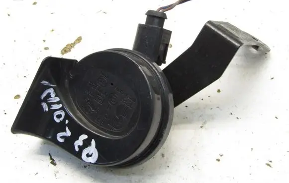 Audi Q3 8U Horn signal 8U0951209
