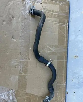 Volvo XC40 Engine coolant pipe/hose 32267115