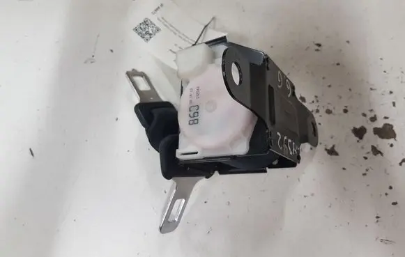 Nissan Almera N16 Rear seatbelt 091203 61331