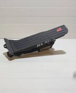Volkswagen PASSAT B6 Accelerator throttle pedal 1K1721503L 6PV00860000