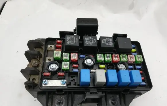 Hyundai ix 55 Fuse module 919503J021