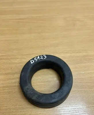 Mercedes-Benz E W212 Rear coil spring rubber mount A2103250384 D5123