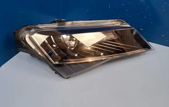 Skoda Superb B8 (3V) Headlight/headlamp 3V1941016B 1ZS01193926