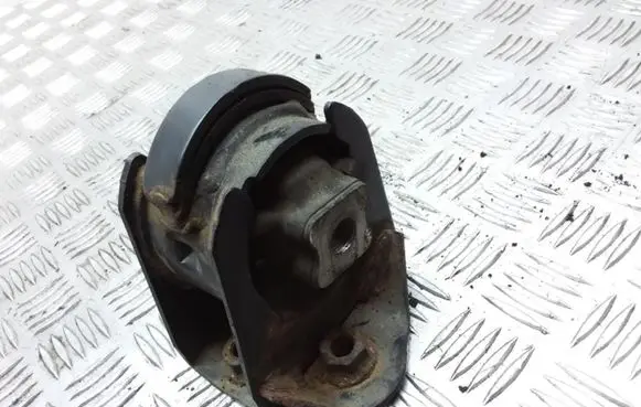 Toyota Corolla Verso AR10 Engine mount bracket