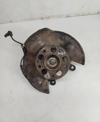 Mercedes-Benz Vaneo W414 Front wheel hub