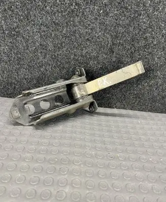 Mercedes-Benz S W126 Front door check strap stopper 