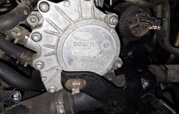 Mitsubishi Grandis Vacuum pump 090315