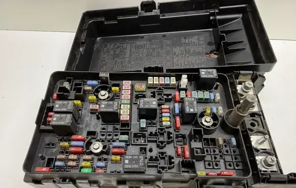 Chrysler Pacifica Fuse box set 63513560 63565387
