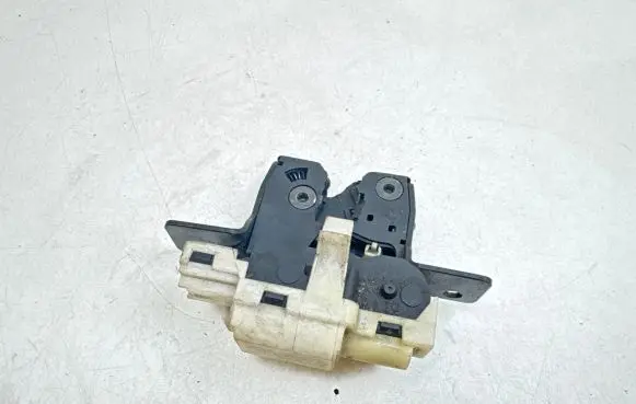 Renault Megane II Tailgate/trunk/boot lock/catch/latch 8200076240
