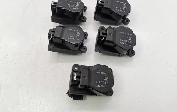 Ford C-MAX II Air flap motor/actuator 3M5H19E616AB EAD251 11875