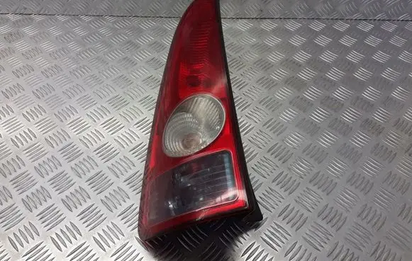 Renault Espace IV Rear/tail lights 8200027153